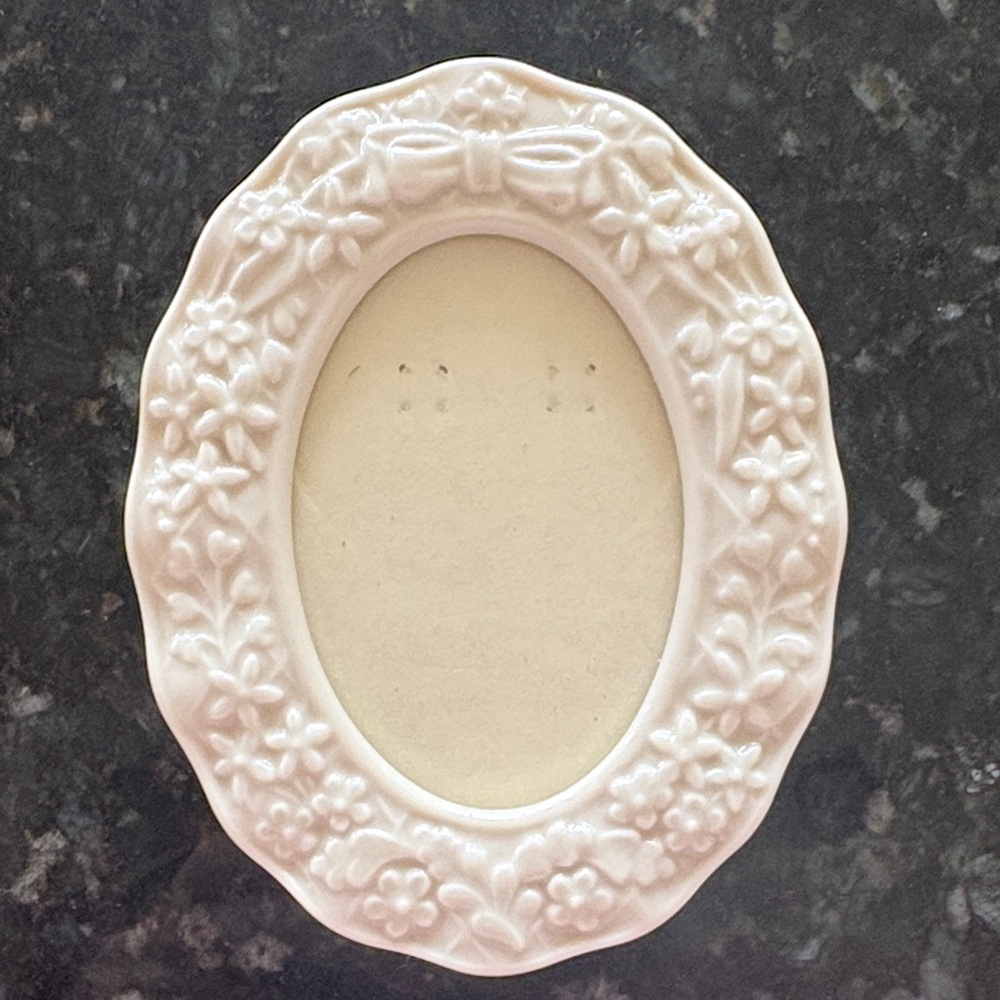 LENOX Floral Oval Picture Frame